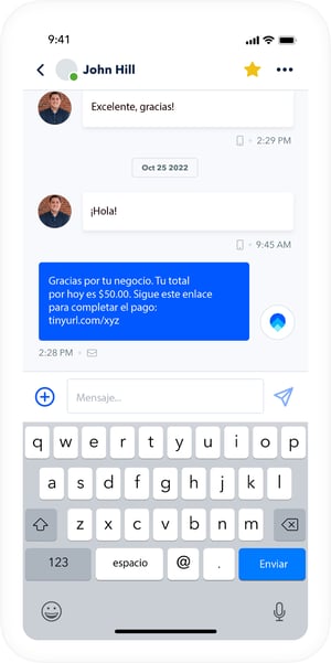 Propietario explicando detalladamente lo que la factura incluye.