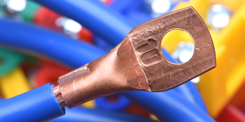 Close up of a copper wire lug.